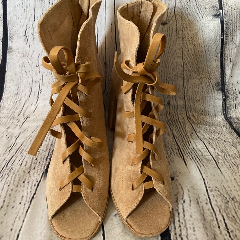 Kirsten Cavallari Chinese Laundry Lace Up Heels Size 10 Tan